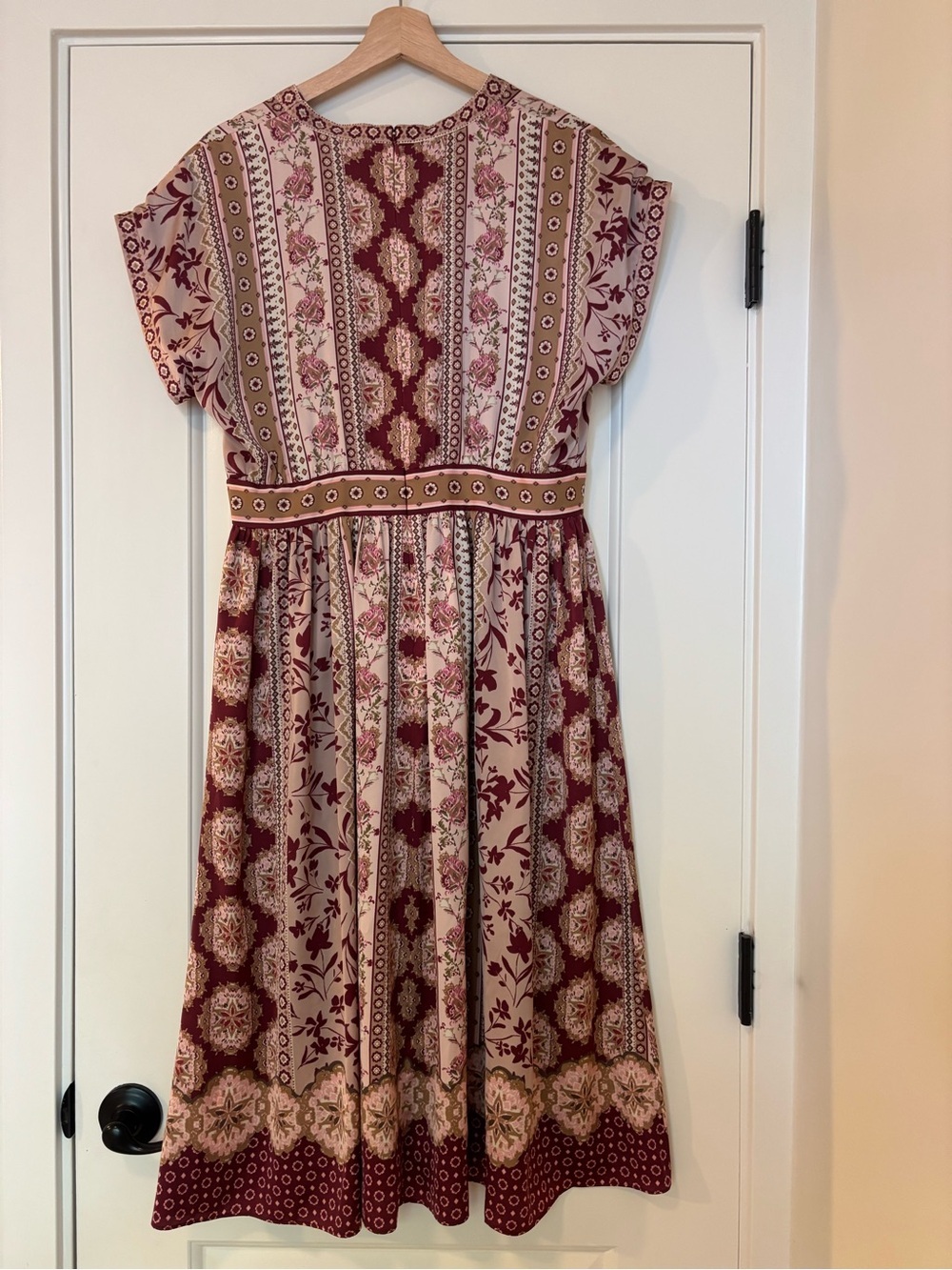 Gal Meets Glam Liza Print Charmeuse Midi Dress Burgundy Boho 10P - Picture 3 of 9